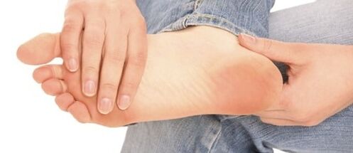 When the feet are affected by the fungus, the feet begin to peel off